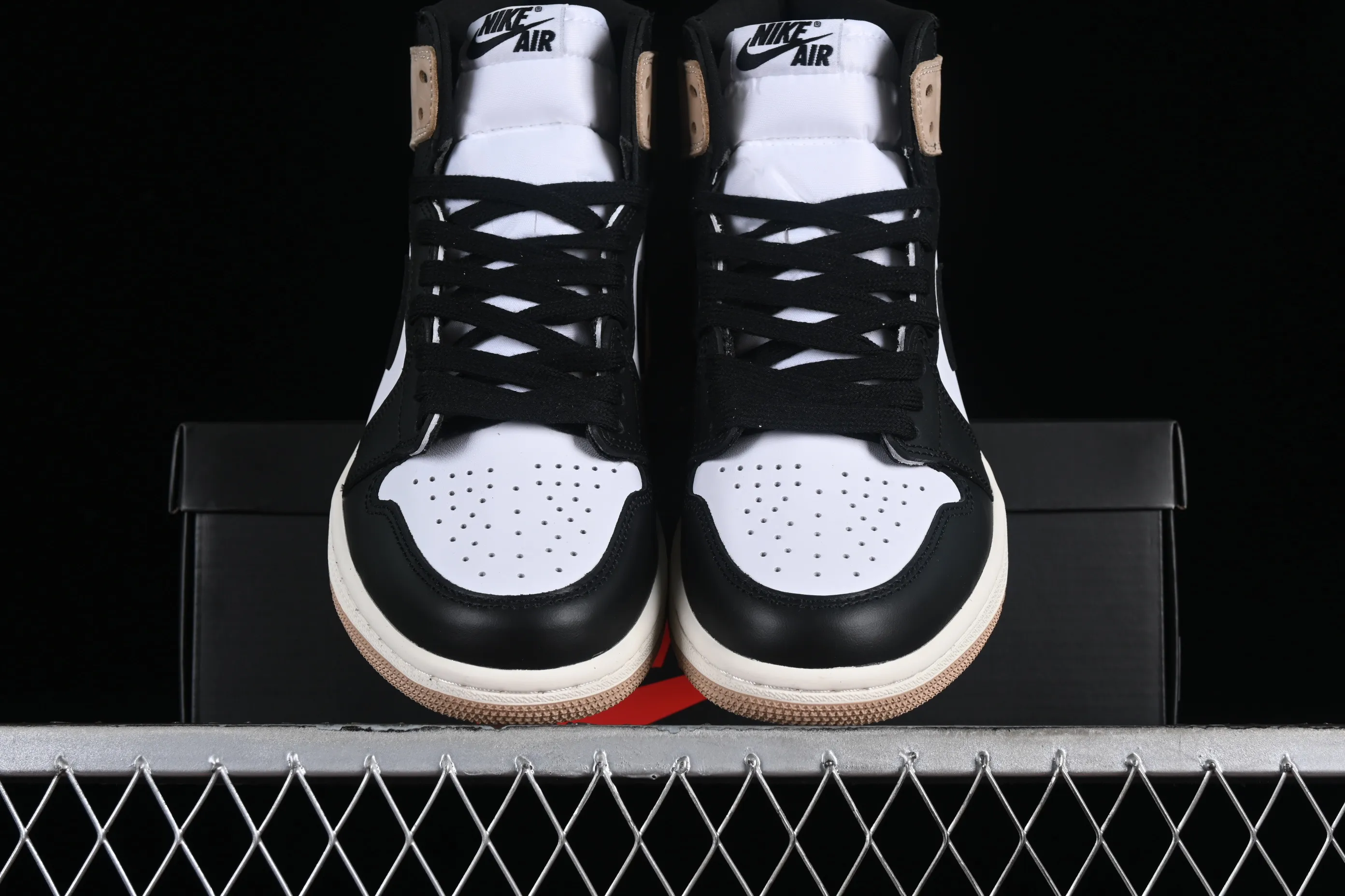 All Categories Air Jordan Jordan Series Basketball Shoes Air Jordan 1 High Air Jordan 1 High OG "Latte" AJ1 Joe 1 Latte Coffee Small Fresh Color High Top Basketball Shoes FD2596-021